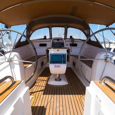 Impression Sailing Yacht *
