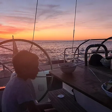 Impression Sailing Yacht Botel *
